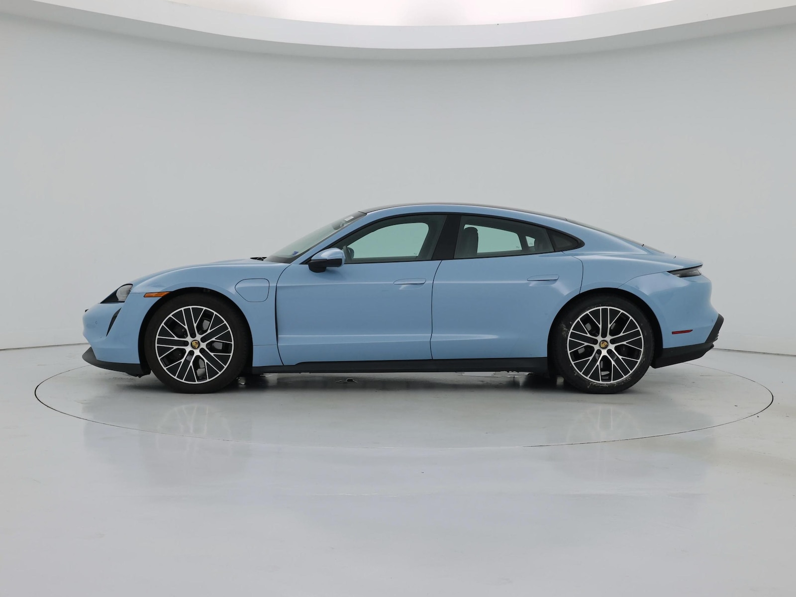 2022 Porsche Taycan Base - Photo 4