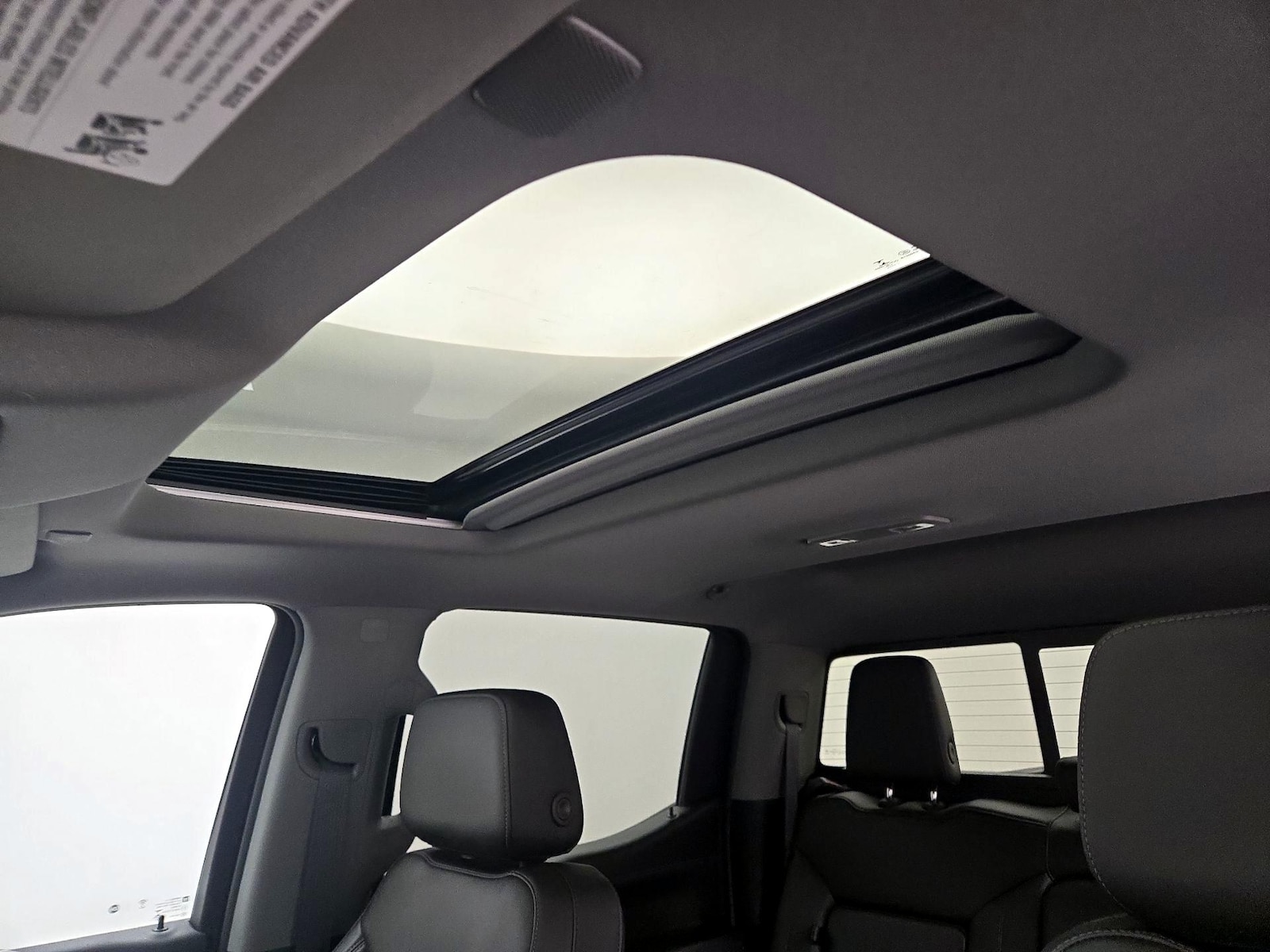 Sunroof(s) & Overhead Airbags