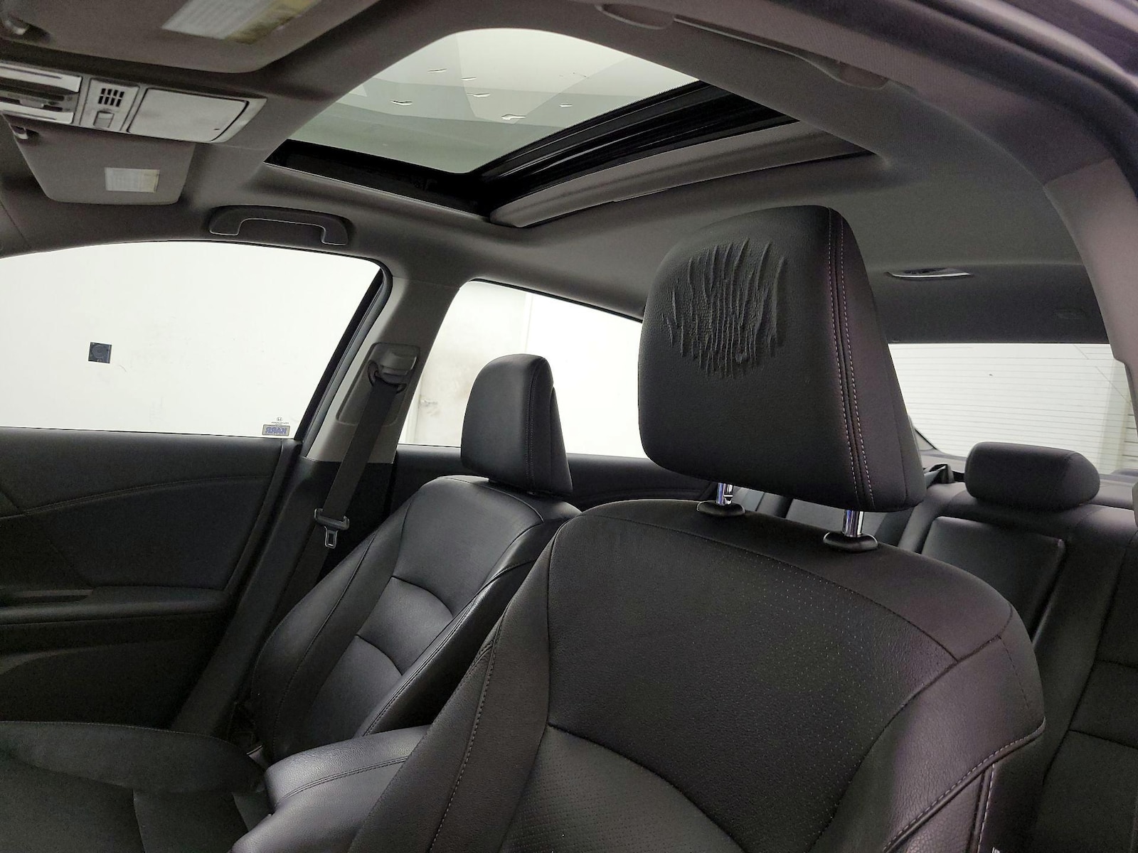 Sunroof(s) & Overhead Airbags