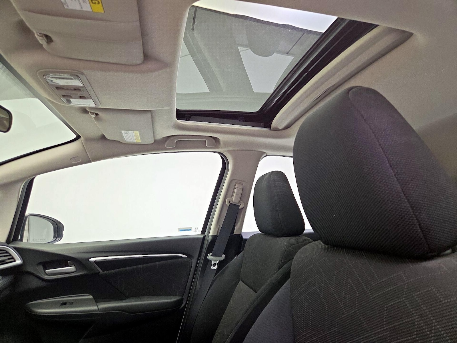 Sunroof(s) & Overhead Airbags