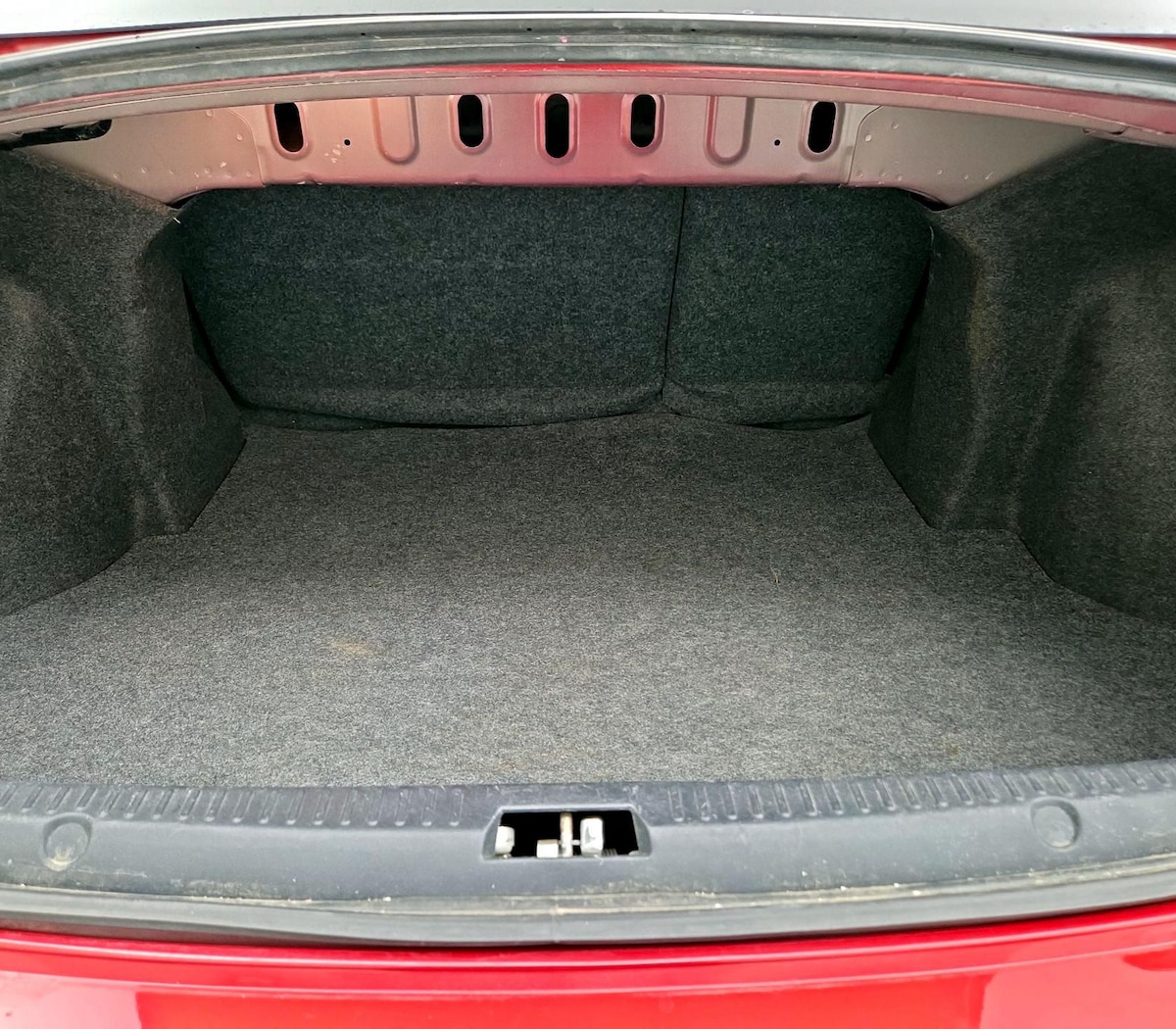 Trunk/Cargo (Seats Up)