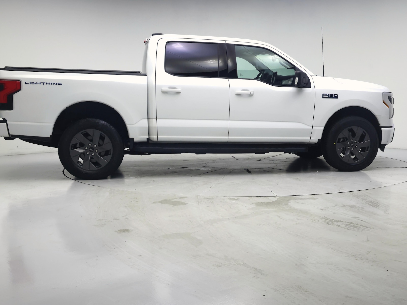 2024 Ford F-150 Lightning Flash - Photo 8