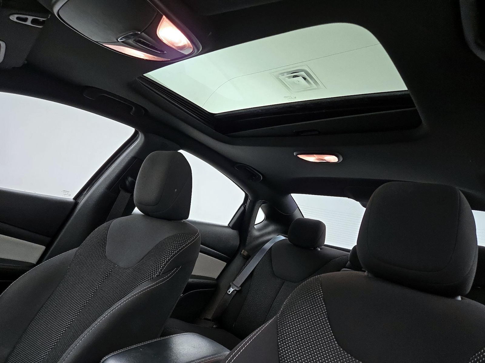 Sunroof(s) & Overhead Airbags