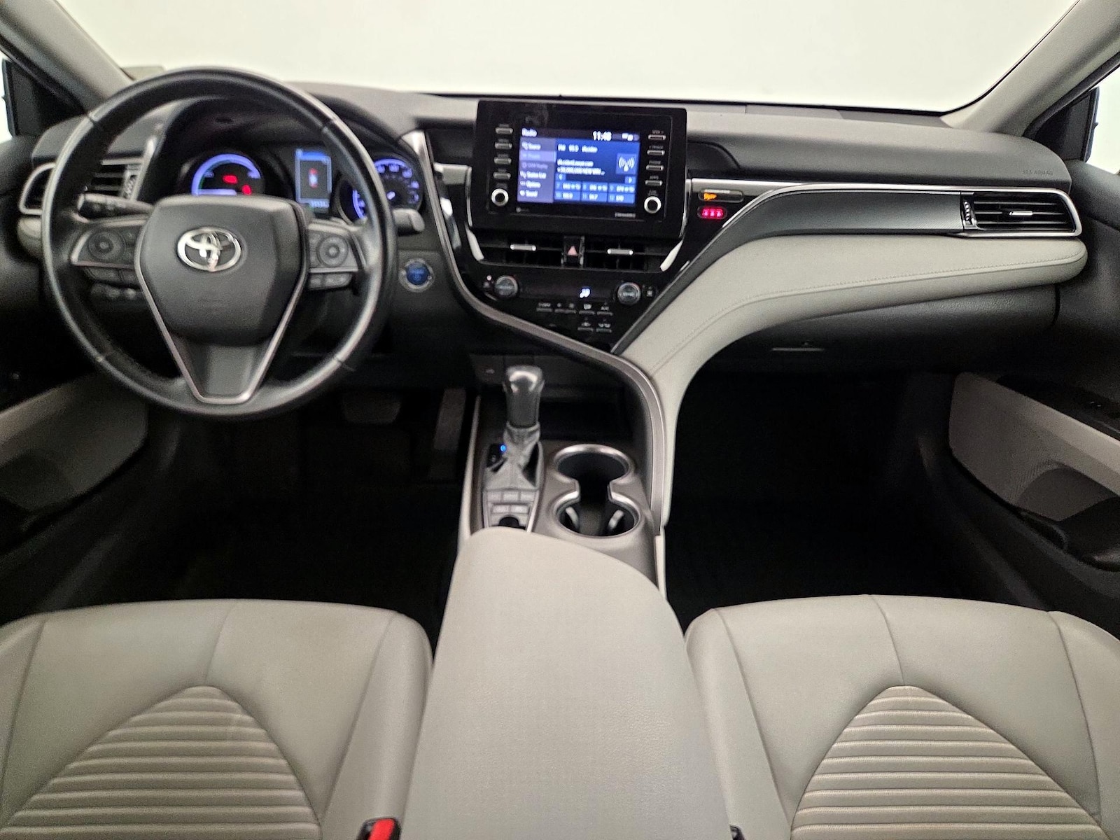 2021 Toyota Camry SE - Photo 10