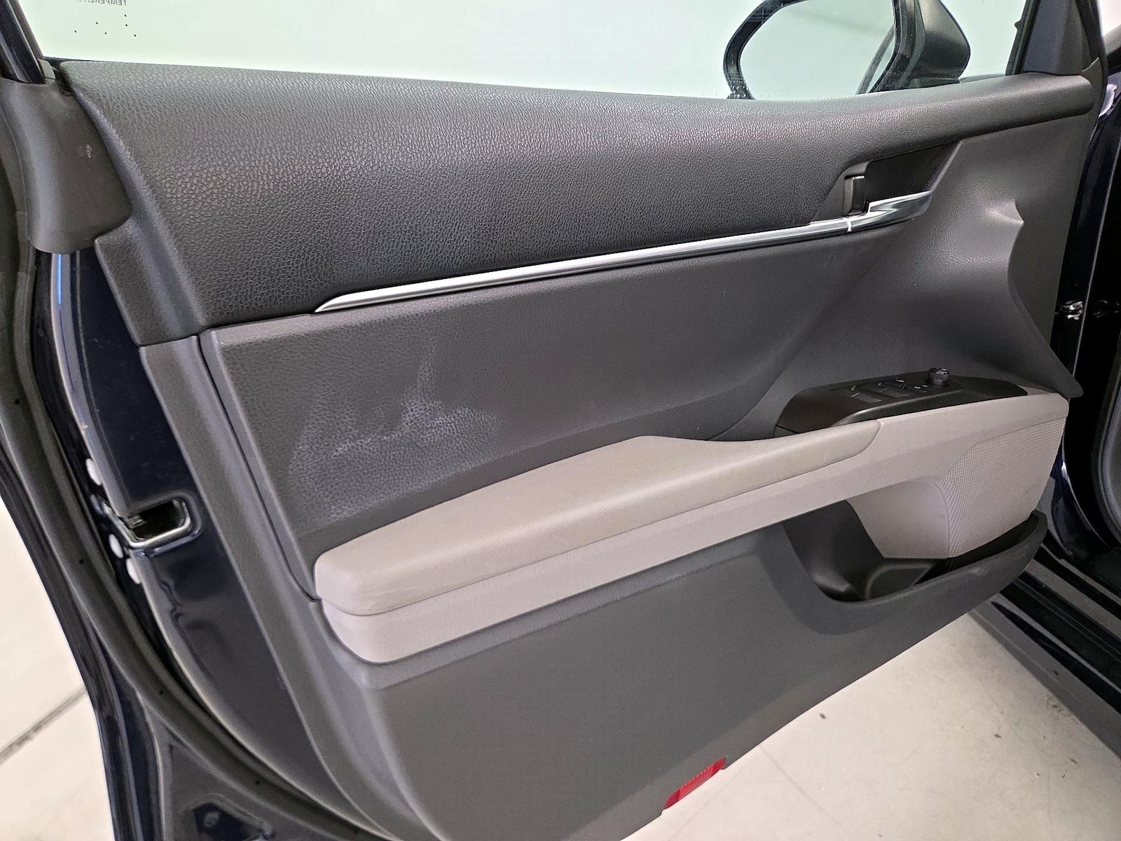 2021 Toyota Camry SE - Photo 13