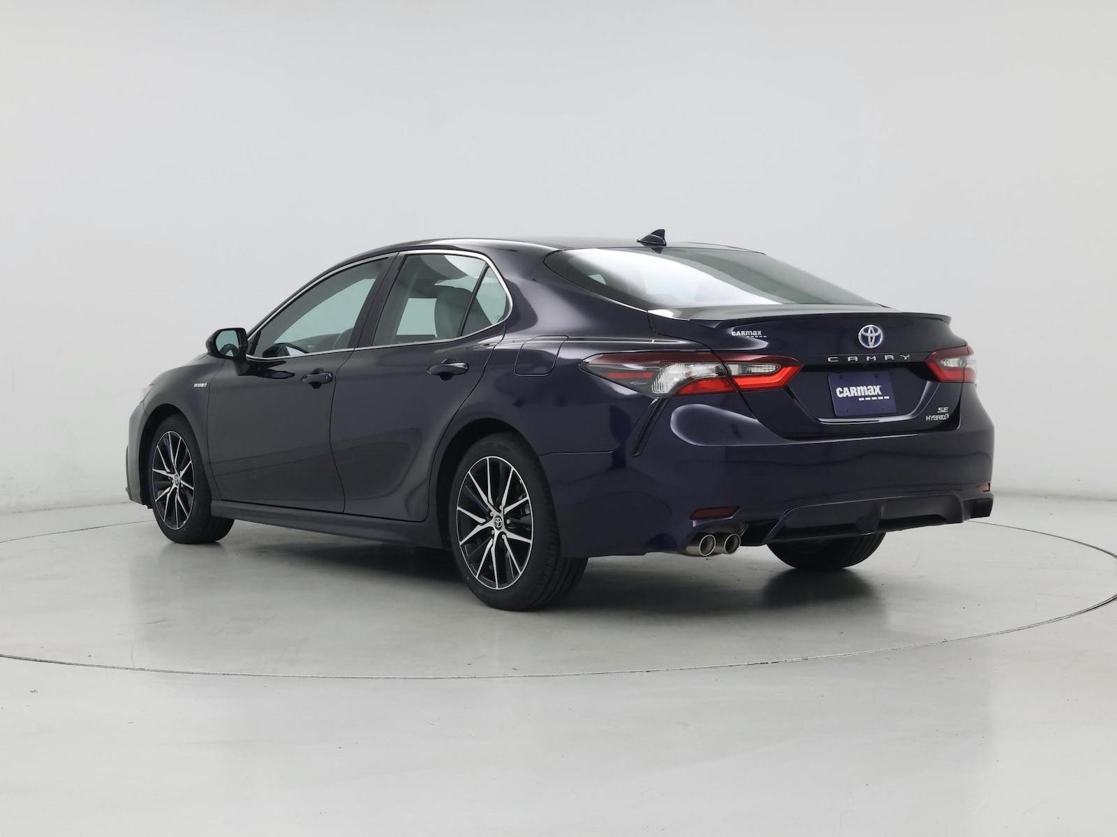 2021 Toyota Camry SE - Photo 3