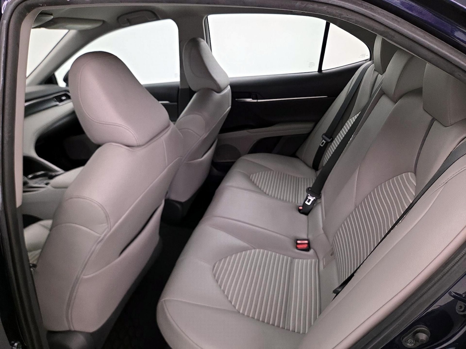 2021 Toyota Camry SE - Photo 20