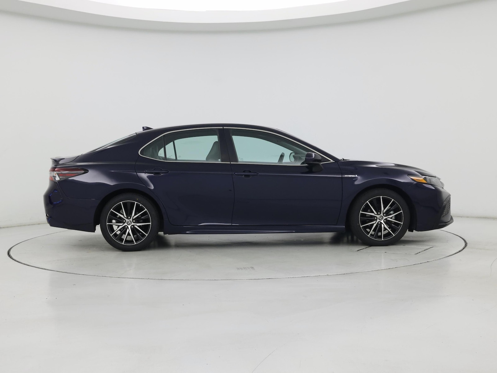 2021 Toyota Camry SE - Photo 8