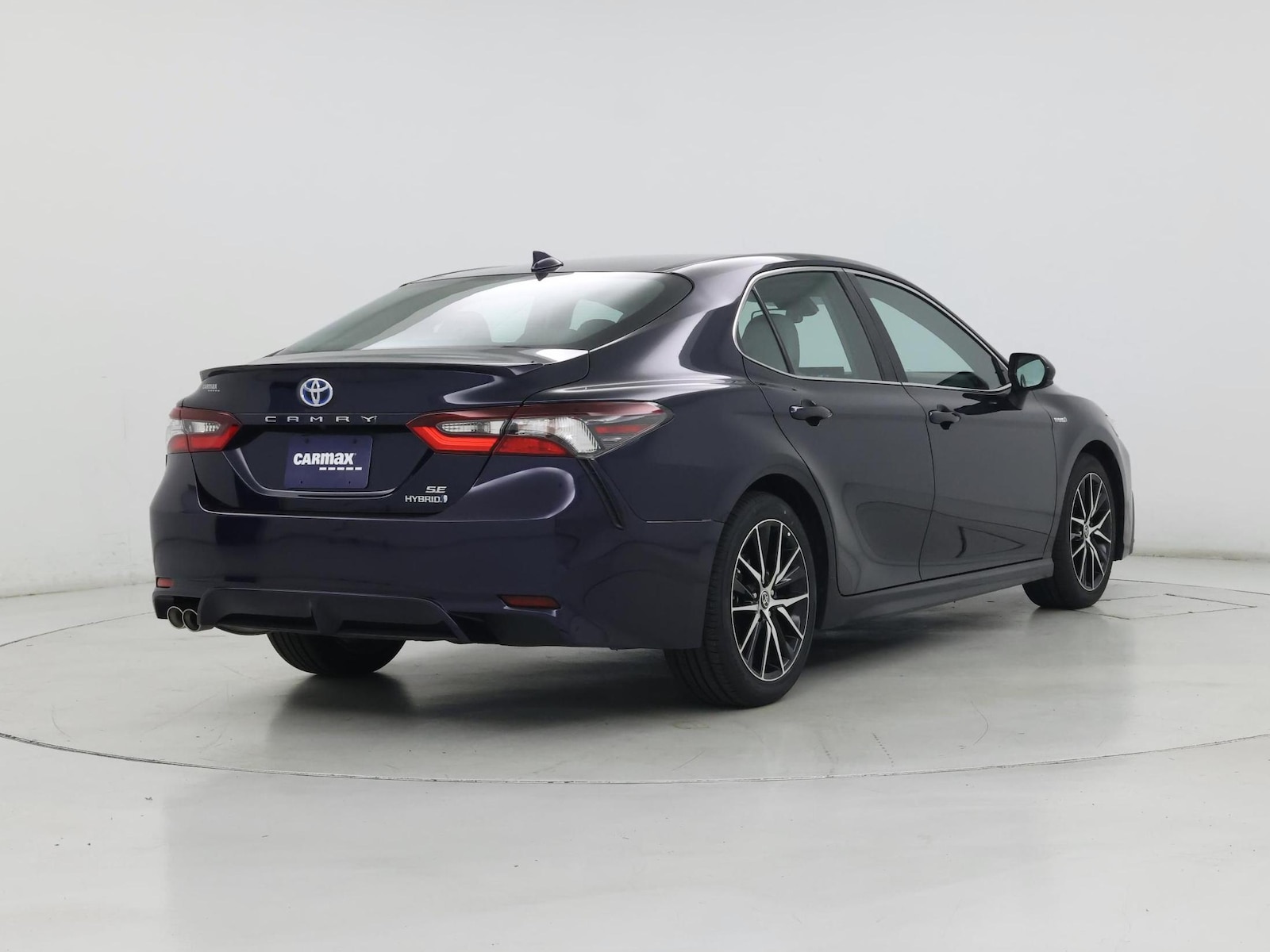 2021 Toyota Camry SE - Photo 9