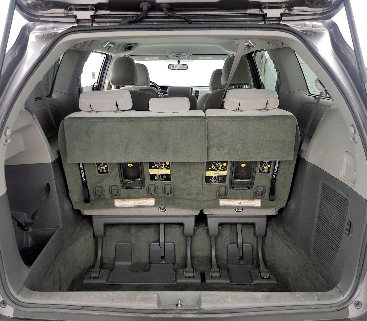 Trunk/Cargo (Seats Up)