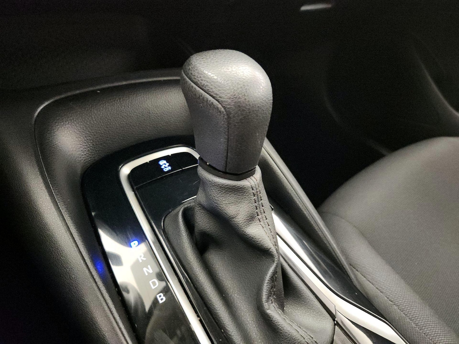 2020 Toyota Corolla LE - Photo 16