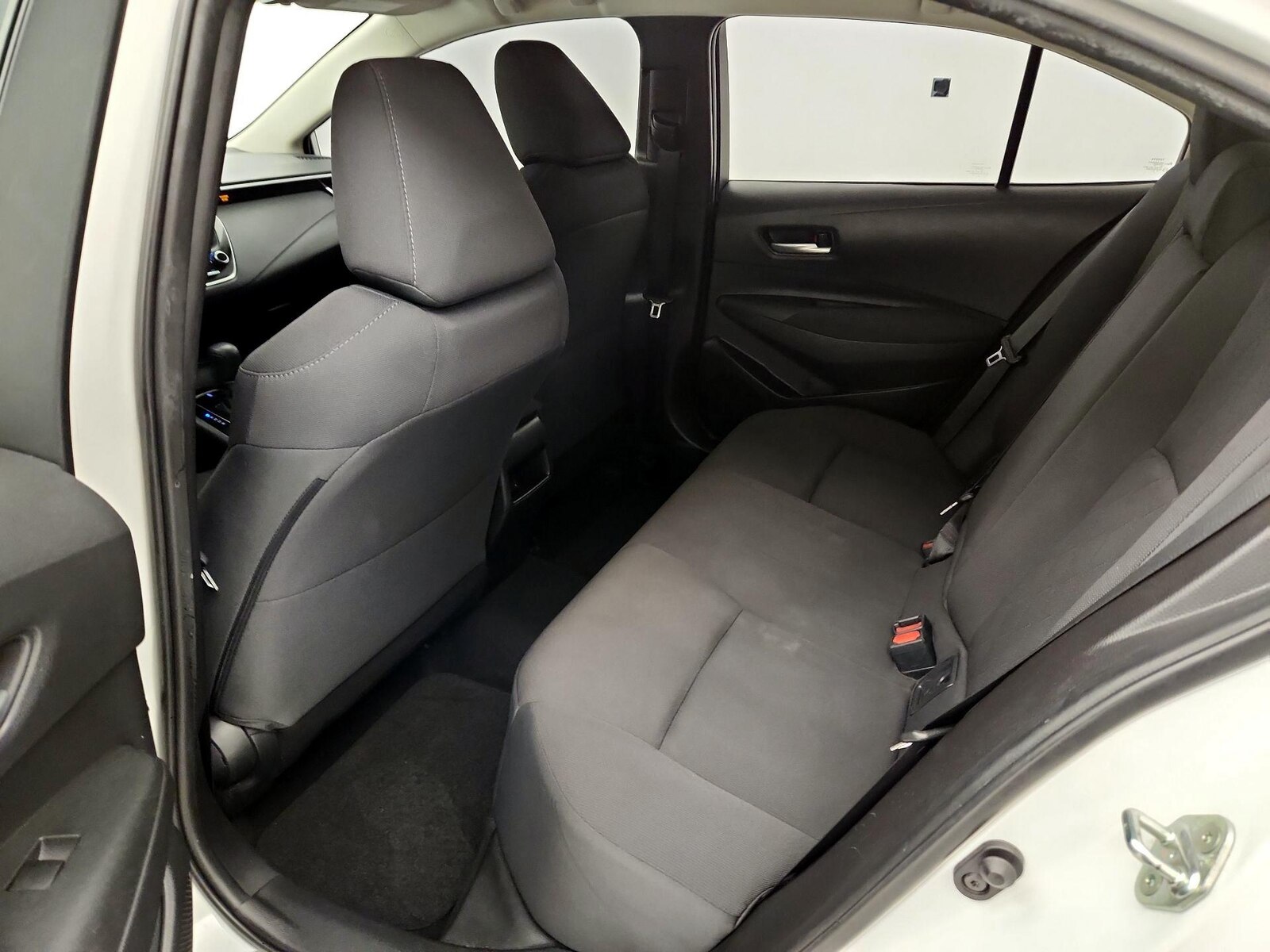 2020 Toyota Corolla LE - Photo 18