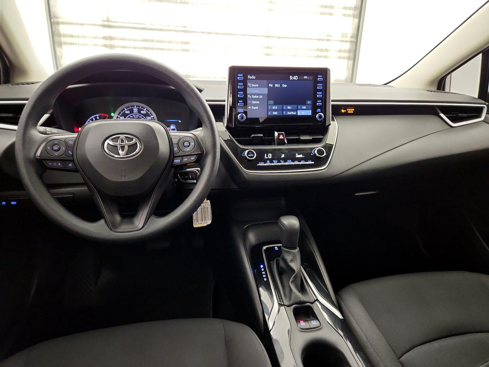 2020 Toyota Corolla LE - Photo 8
