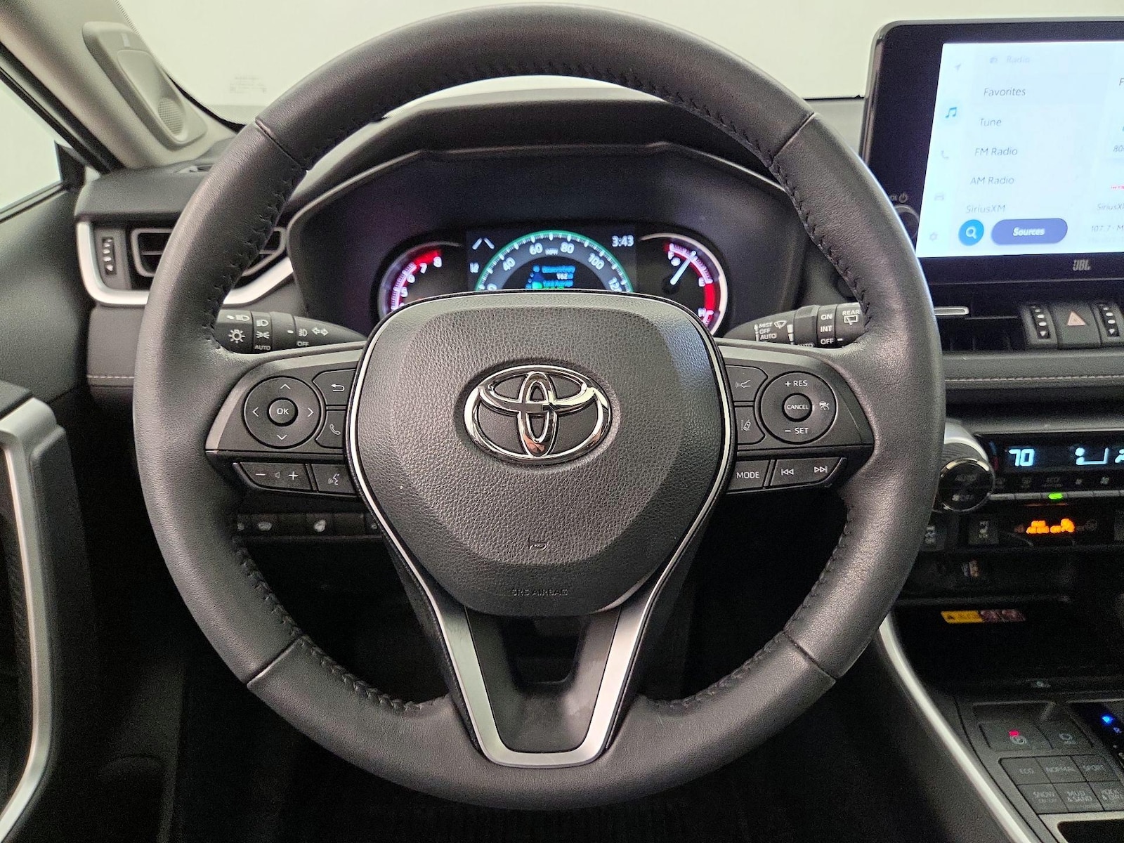 2025 Toyota RAV4 XLE Premium - Photo 11