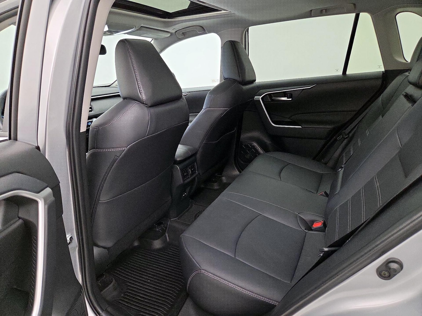 2025 Toyota RAV4 XLE Premium - Photo 21