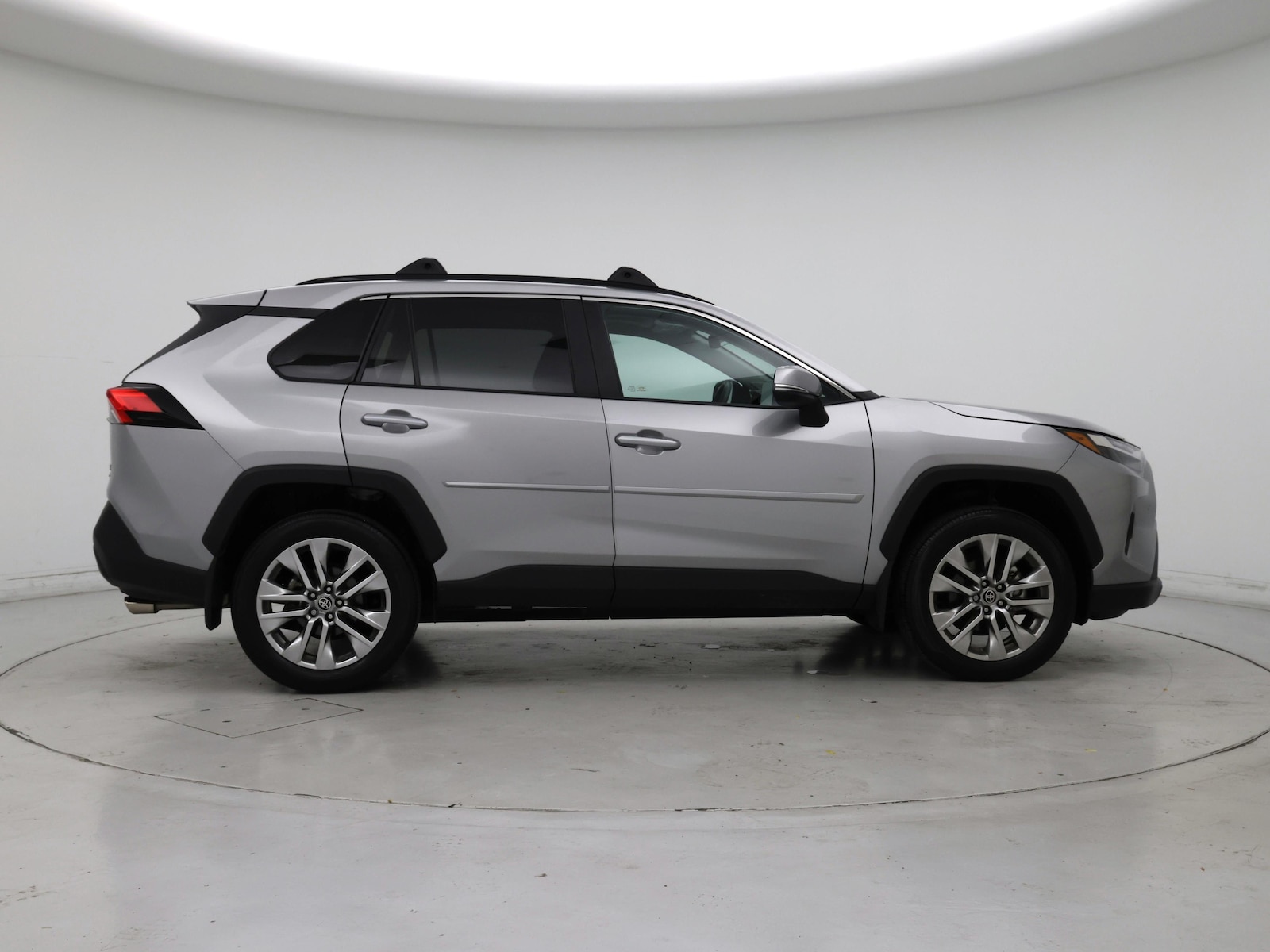2025 Toyota RAV4 XLE Premium - Photo 8