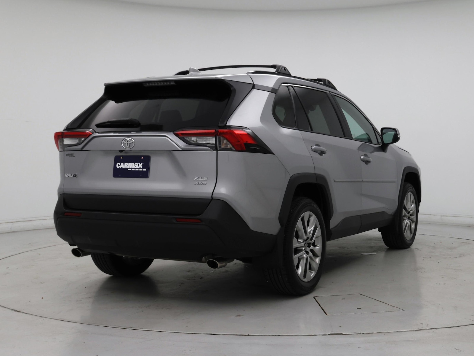 2025 Toyota RAV4 XLE Premium - Photo 9