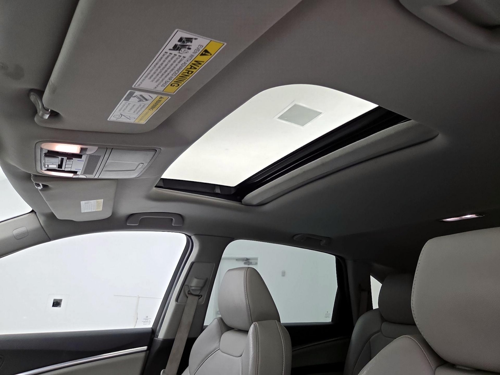Sunroof(s) & Overhead Airbags