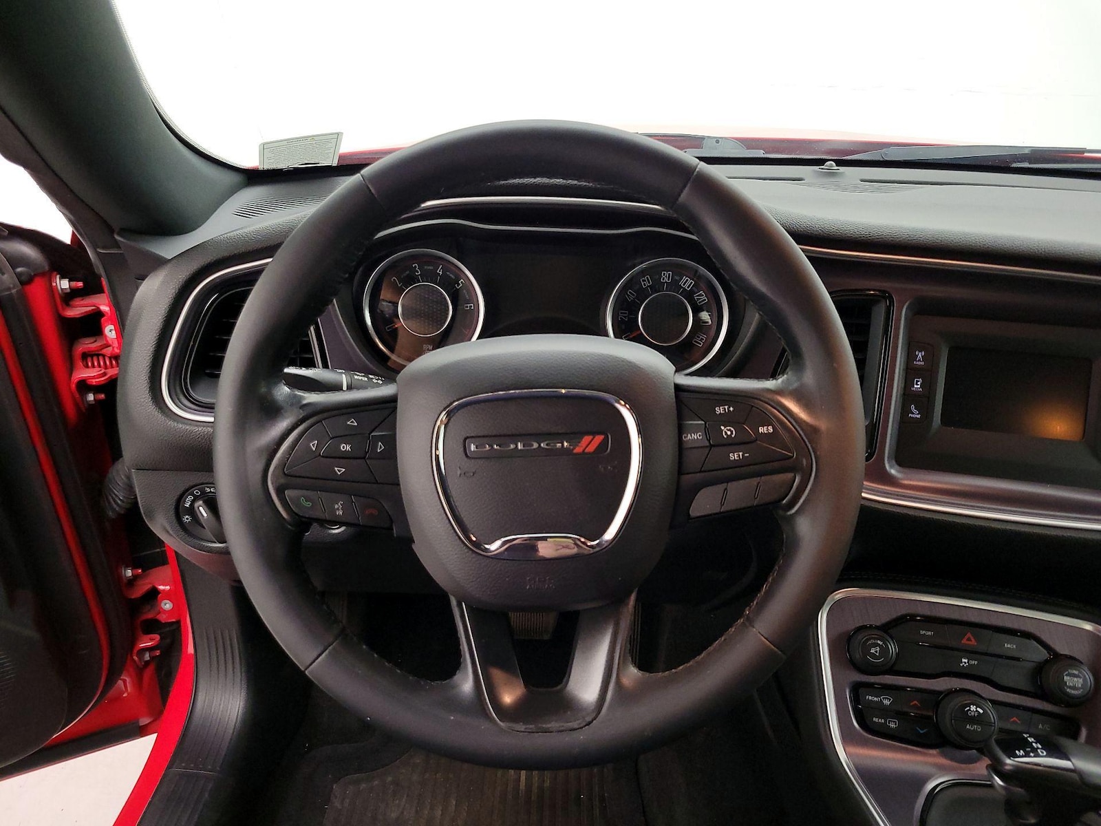 2015 Dodge Challenger SXT - Photo 11