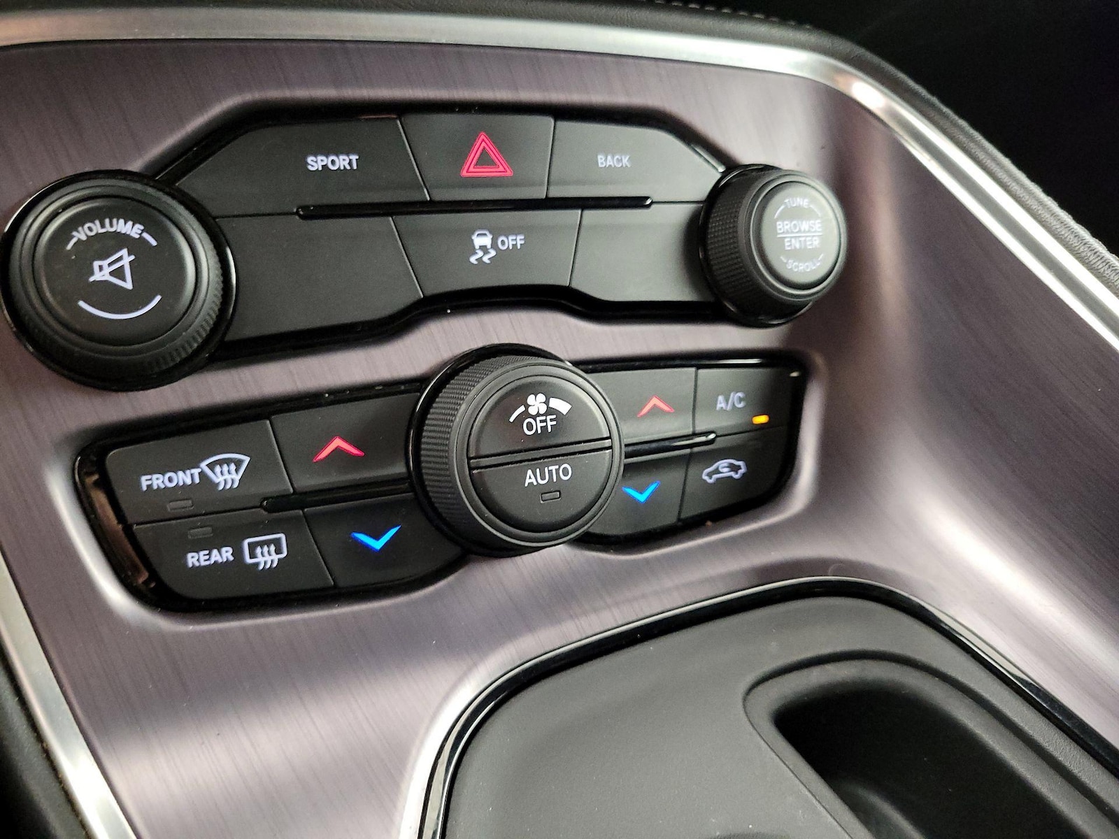 2015 Dodge Challenger SXT - Photo 17