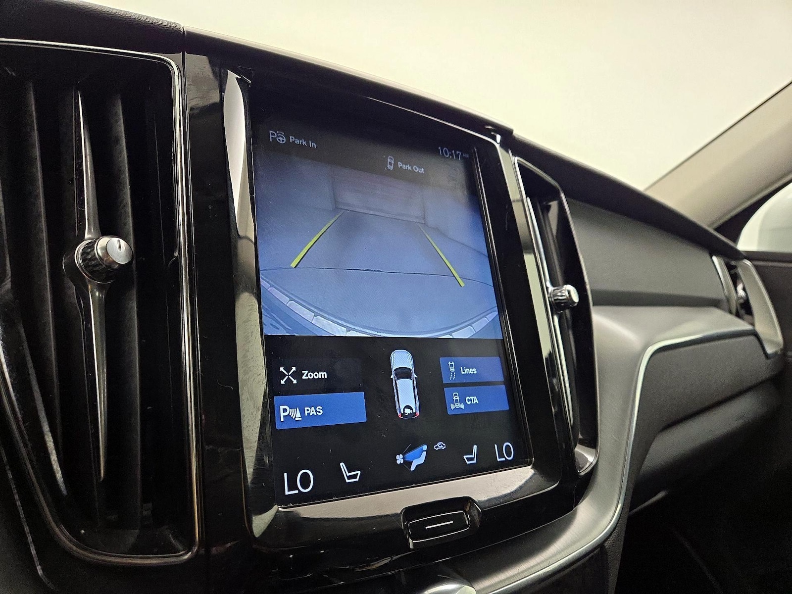 2019 Volvo XC60 Momentum - Photo 16