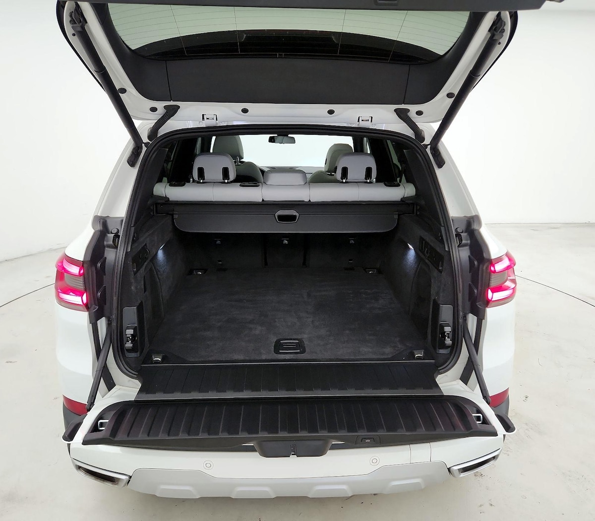 Trunk/Cargo (Seats Up)