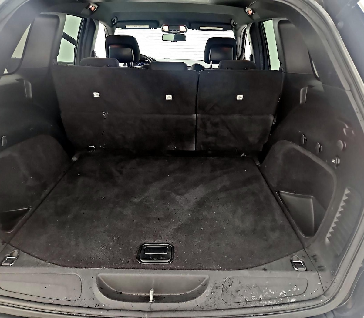 Trunk/Cargo (Seats Up)