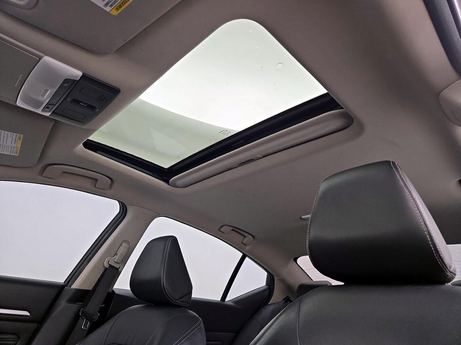 Sunroof(s) & Overhead Airbags