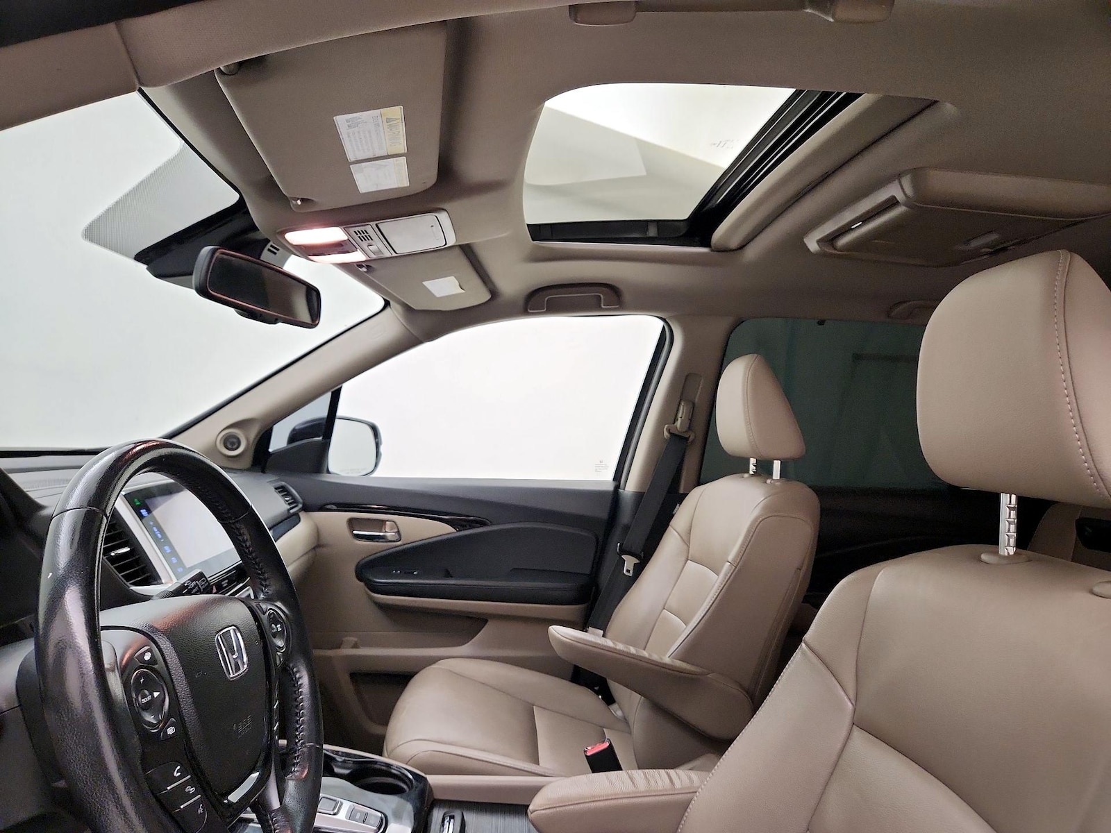 Sunroof(s) & Overhead Airbags