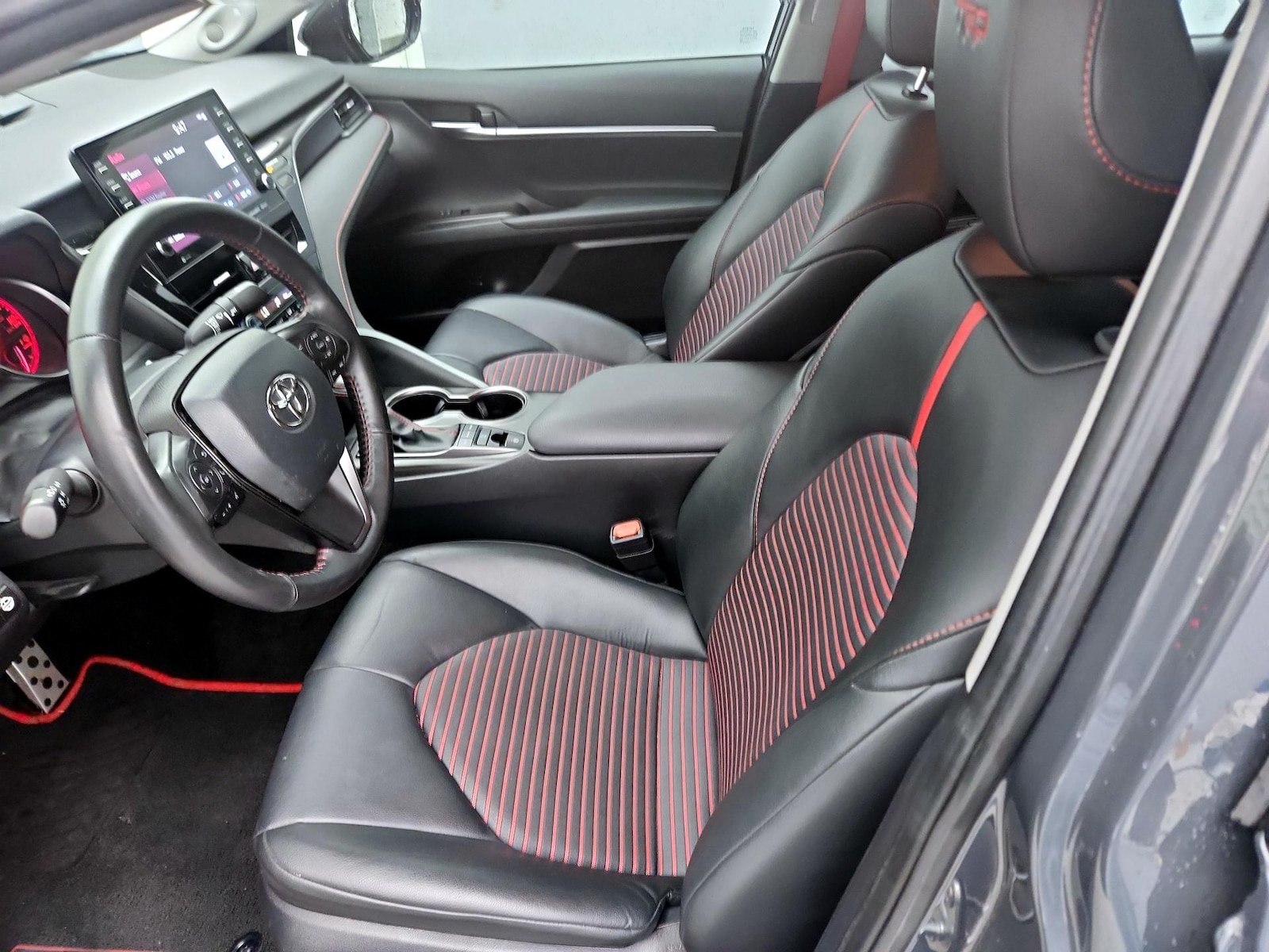 Power Seat(s) & Side Airbags