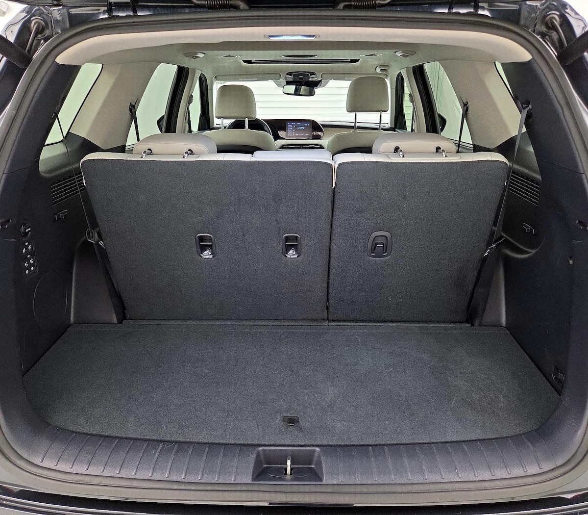 Trunk/Cargo (Seats Up)