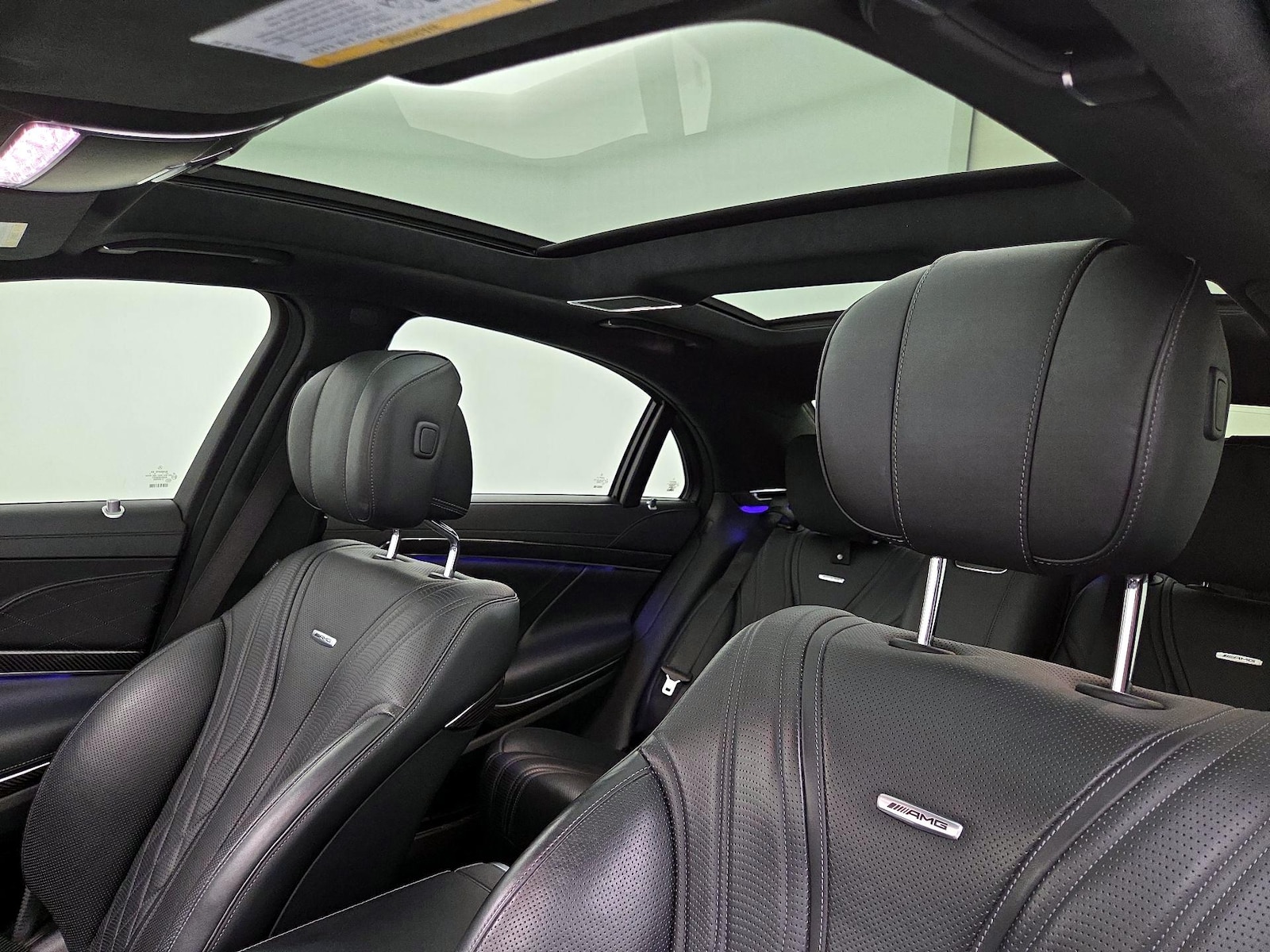 Panoramic Sunroof & Skylight(s)