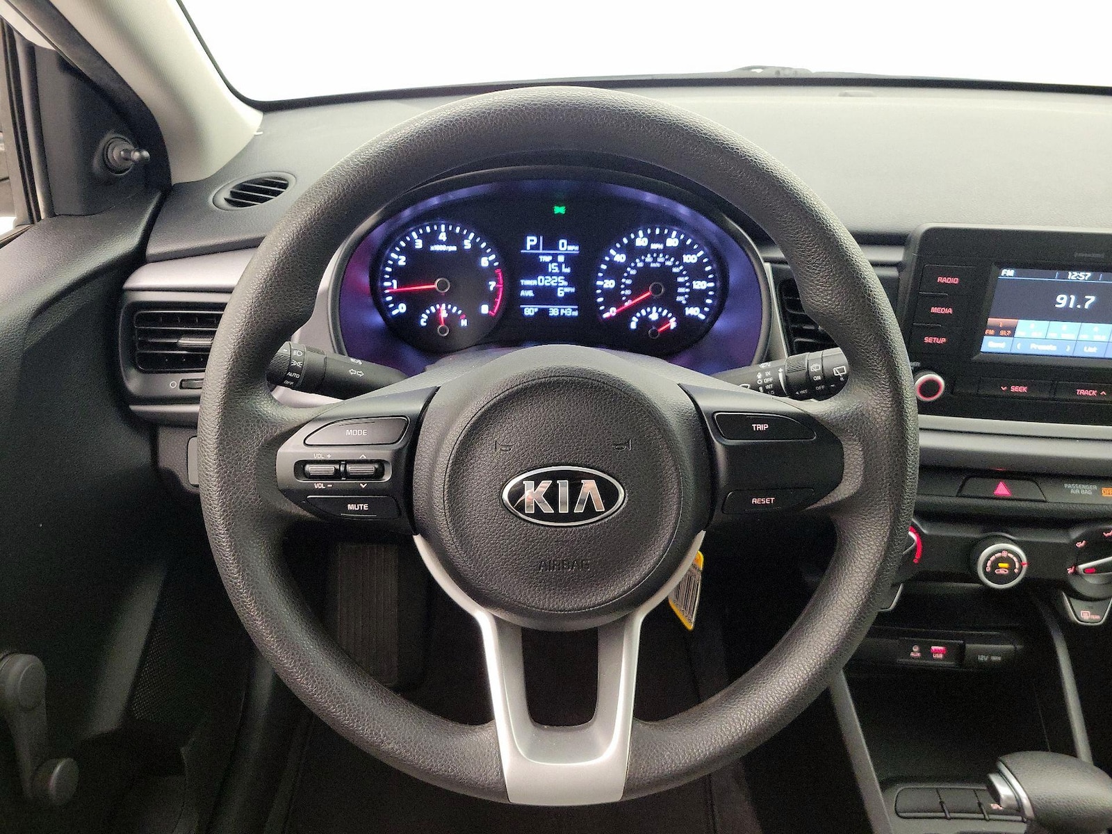 2018 Kia Rio 5-Door LX - Photo 11