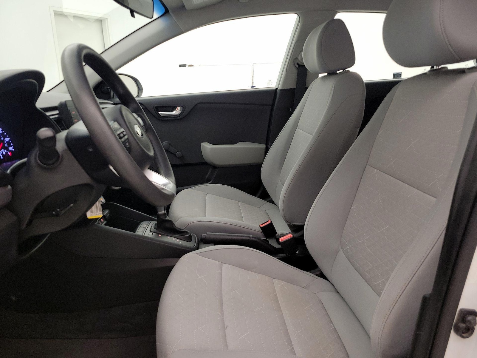 2018 Kia Rio 5-Door LX - Photo 12