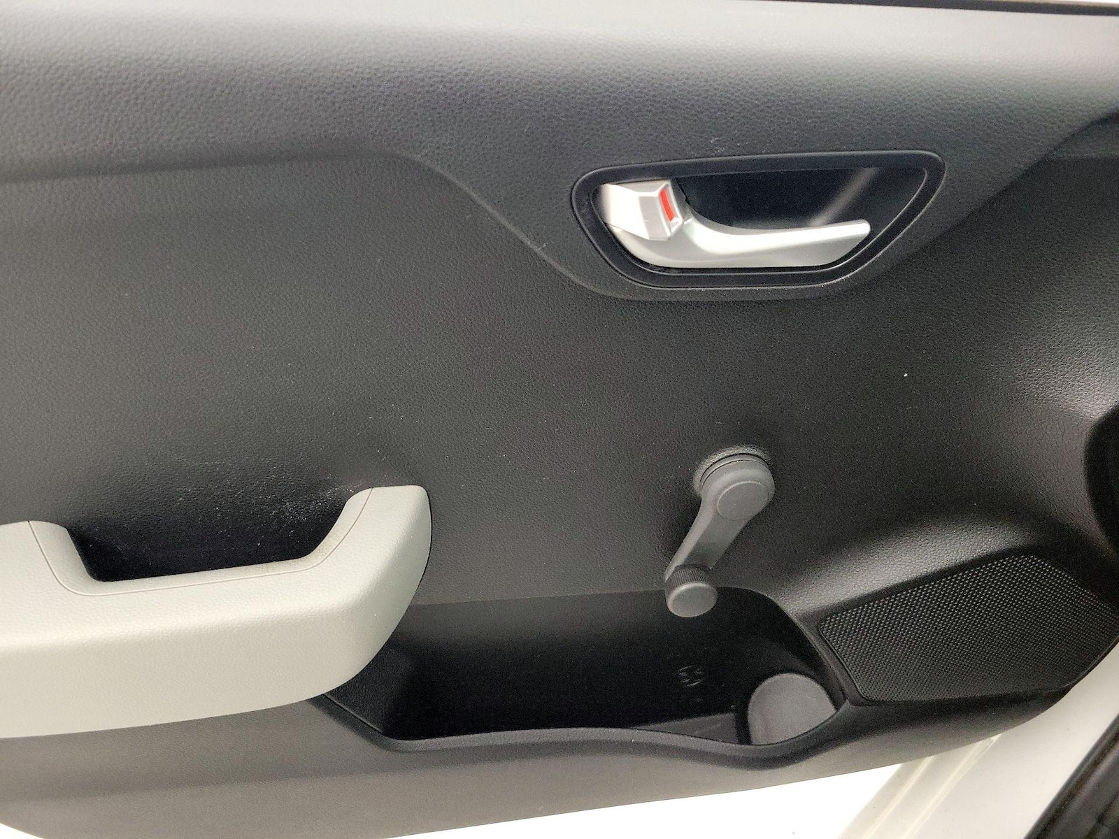 2018 Kia Rio 5-Door LX - Photo 13