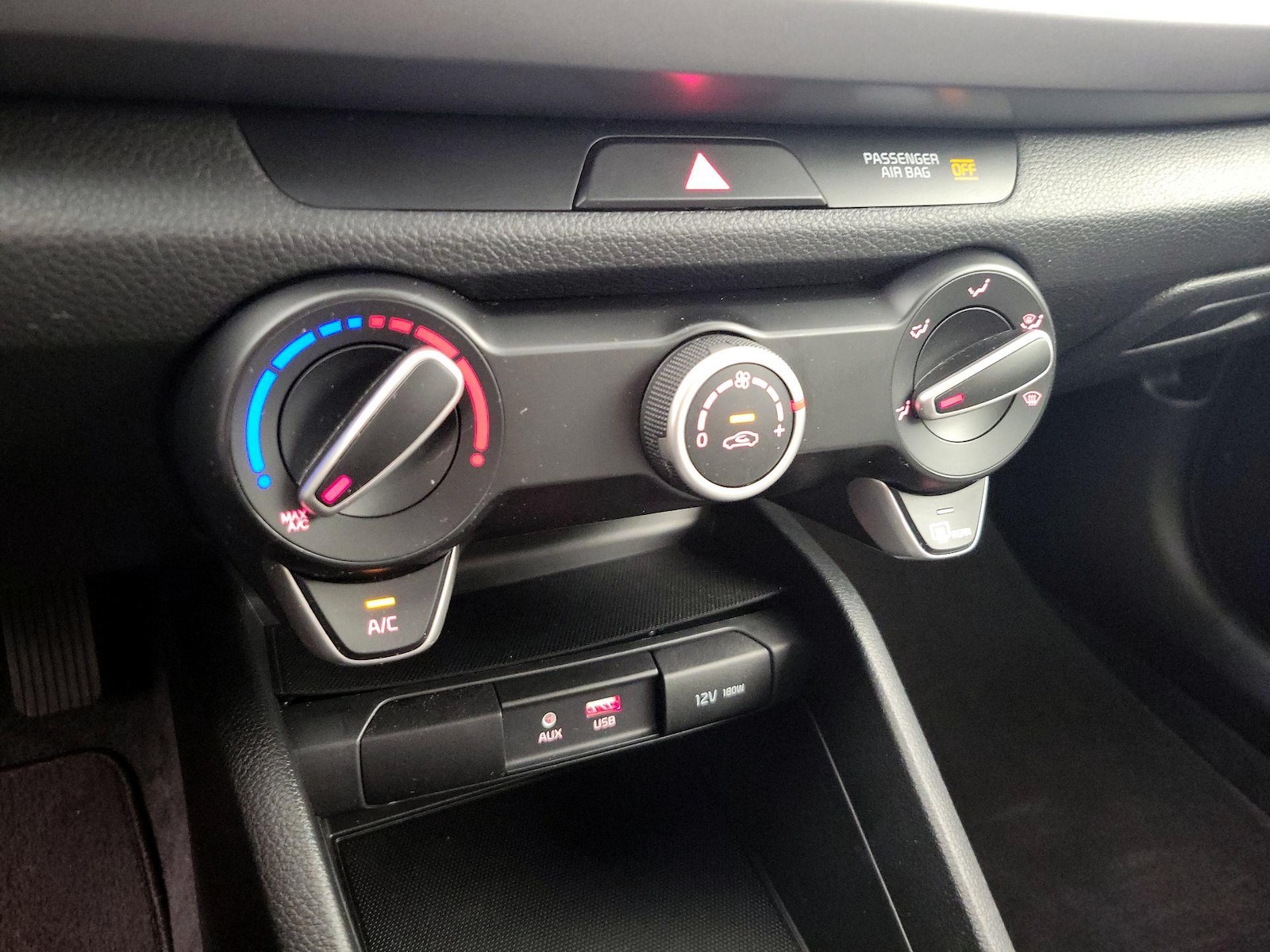 2018 Kia Rio 5-Door LX - Photo 16