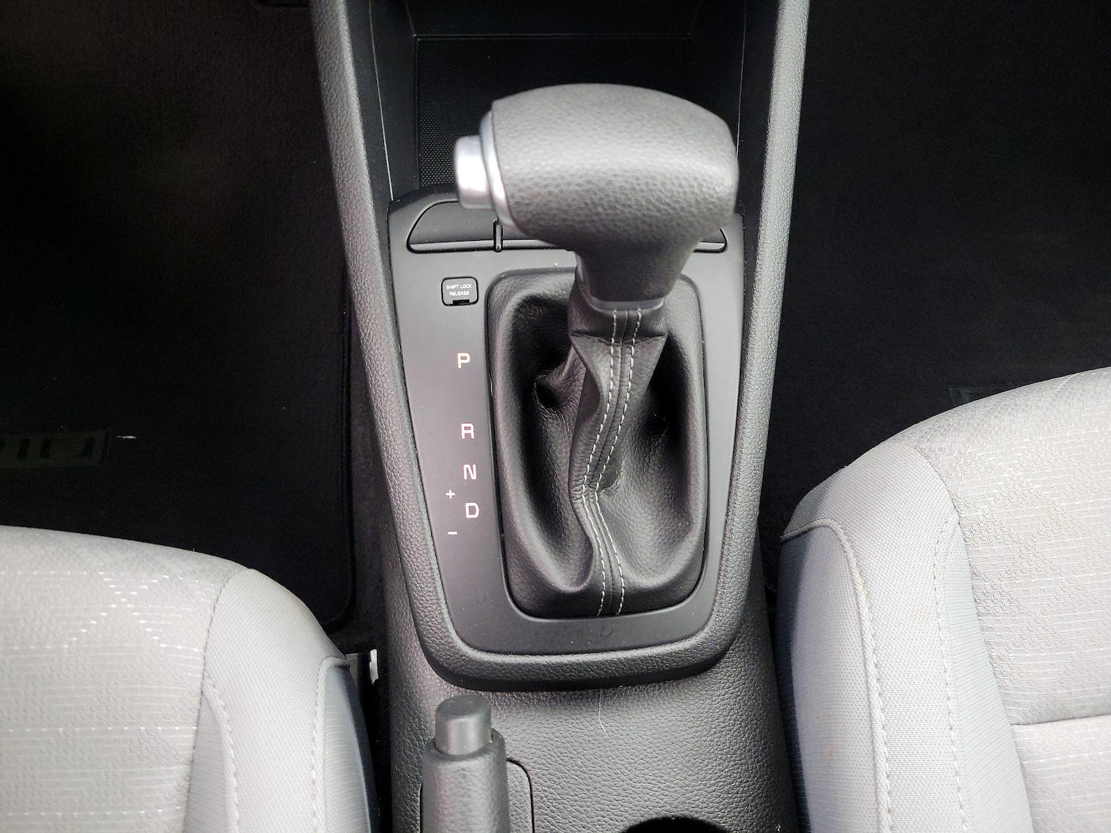 2018 Kia Rio 5-Door LX - Photo 17