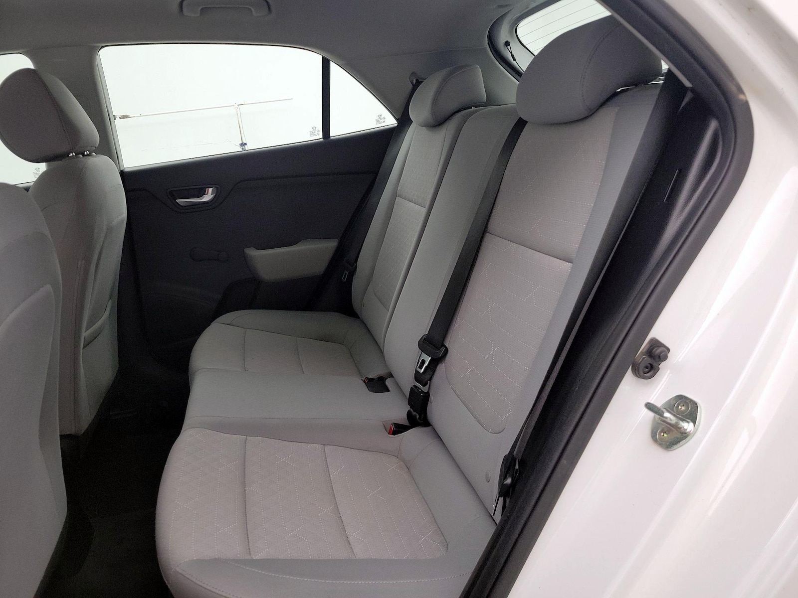 2018 Kia Rio 5-Door LX - Photo 19