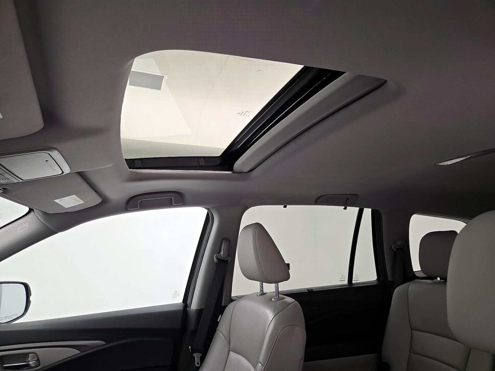 Sunroof(s) & Overhead Airbags