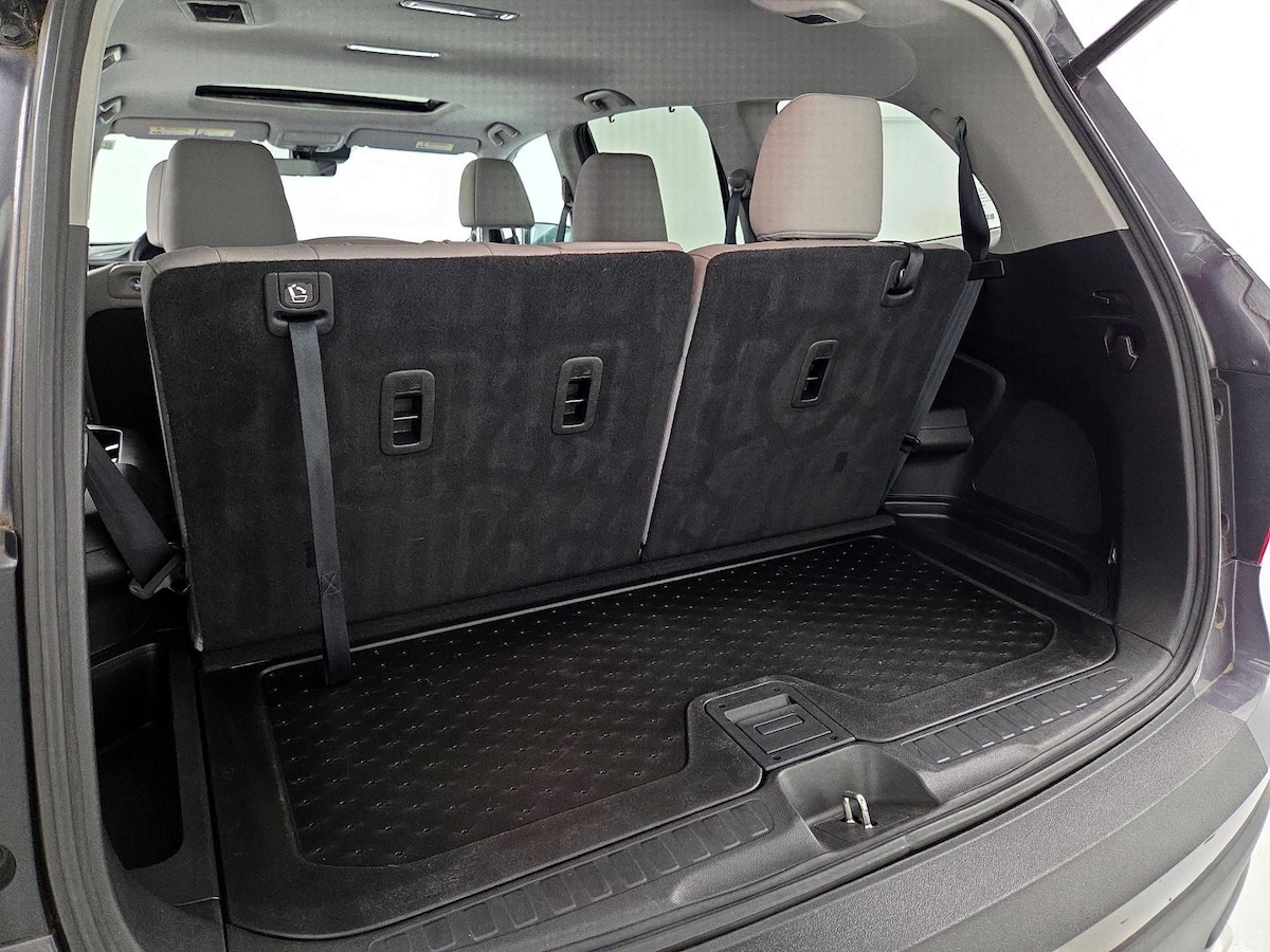 Trunk/Cargo (Seats Up)