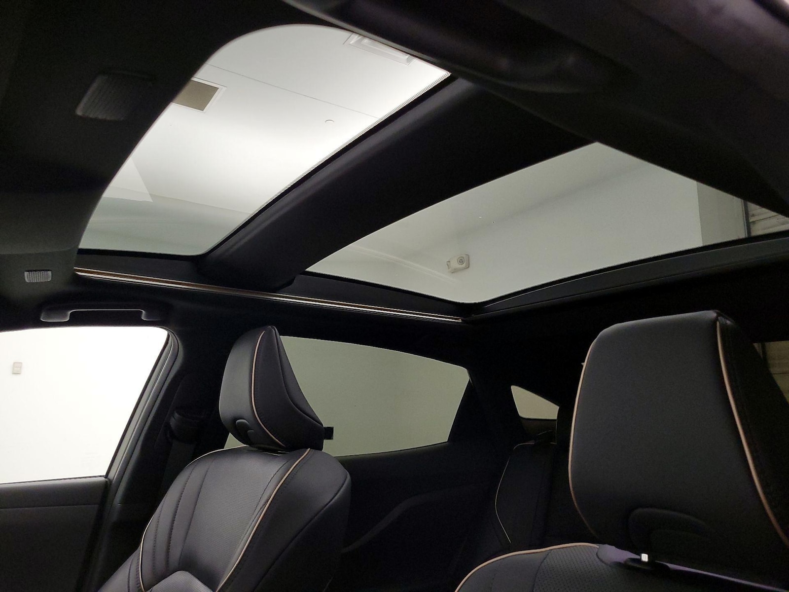 Skylight(s) & Overhead Airbags