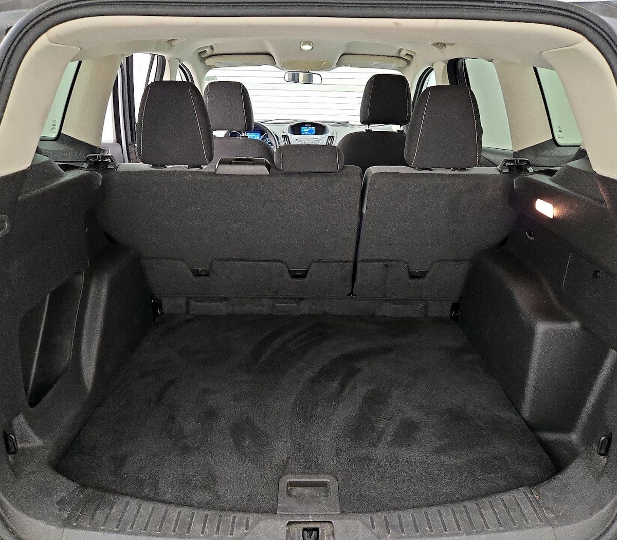Trunk/Cargo (Seats Up)