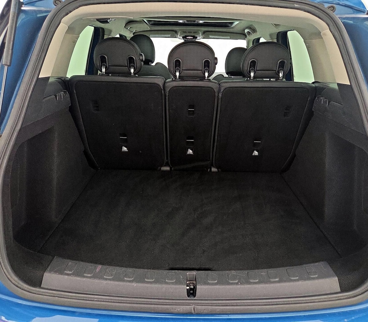 Trunk/Cargo (Seats Up)