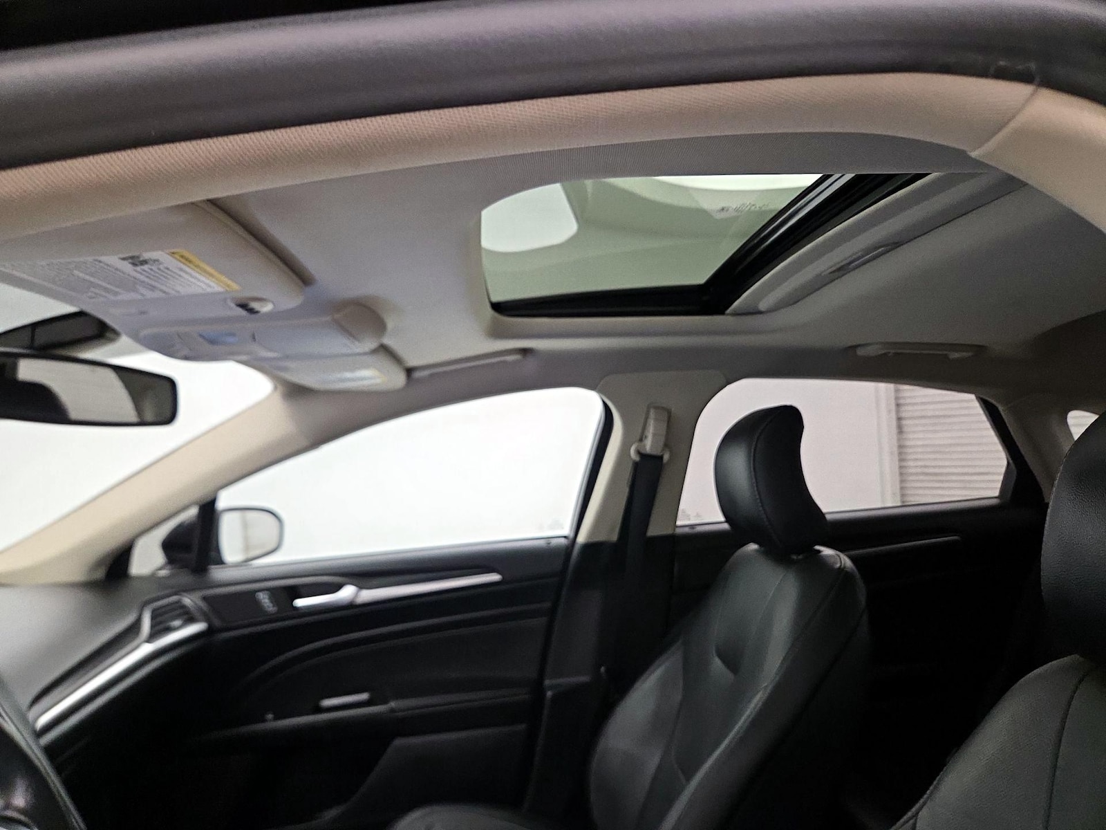 Sunroof(s) & Overhead Airbags