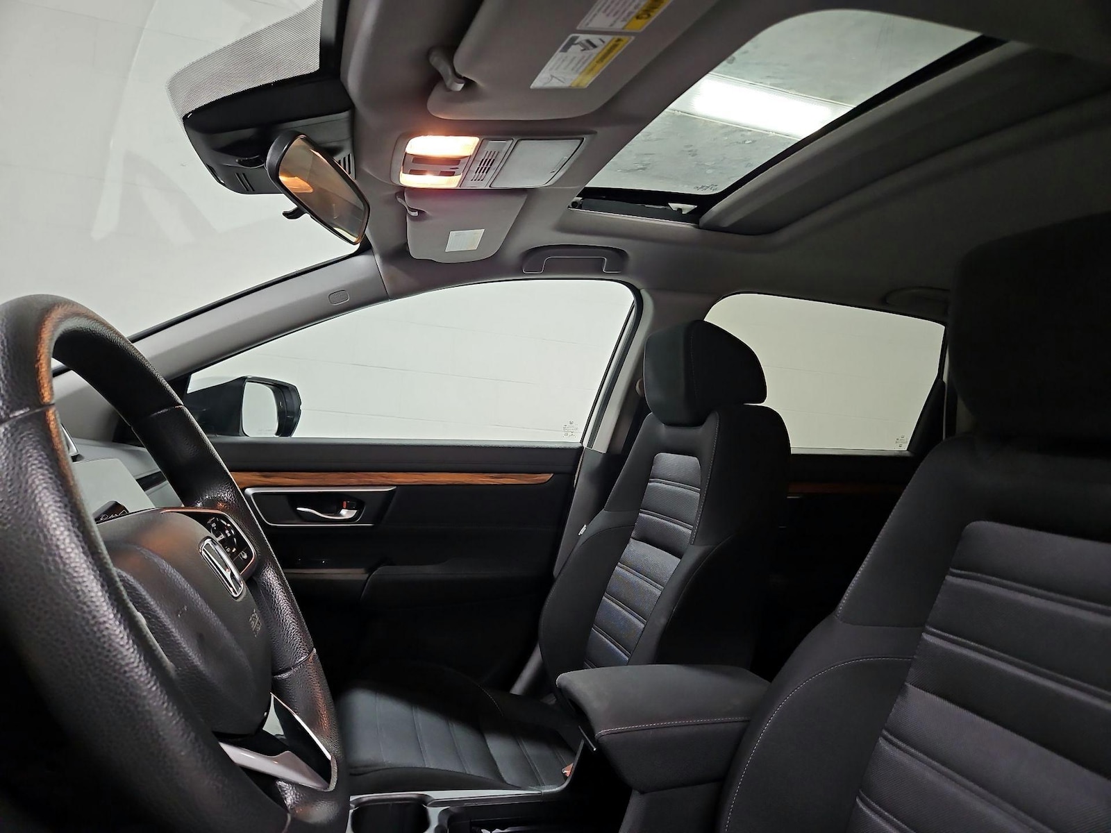 Sunroof(s) & Overhead Airbags