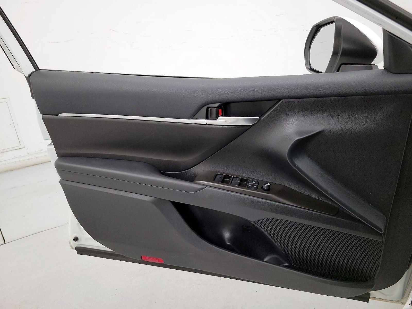 2022 Toyota Camry SE - Photo 13
