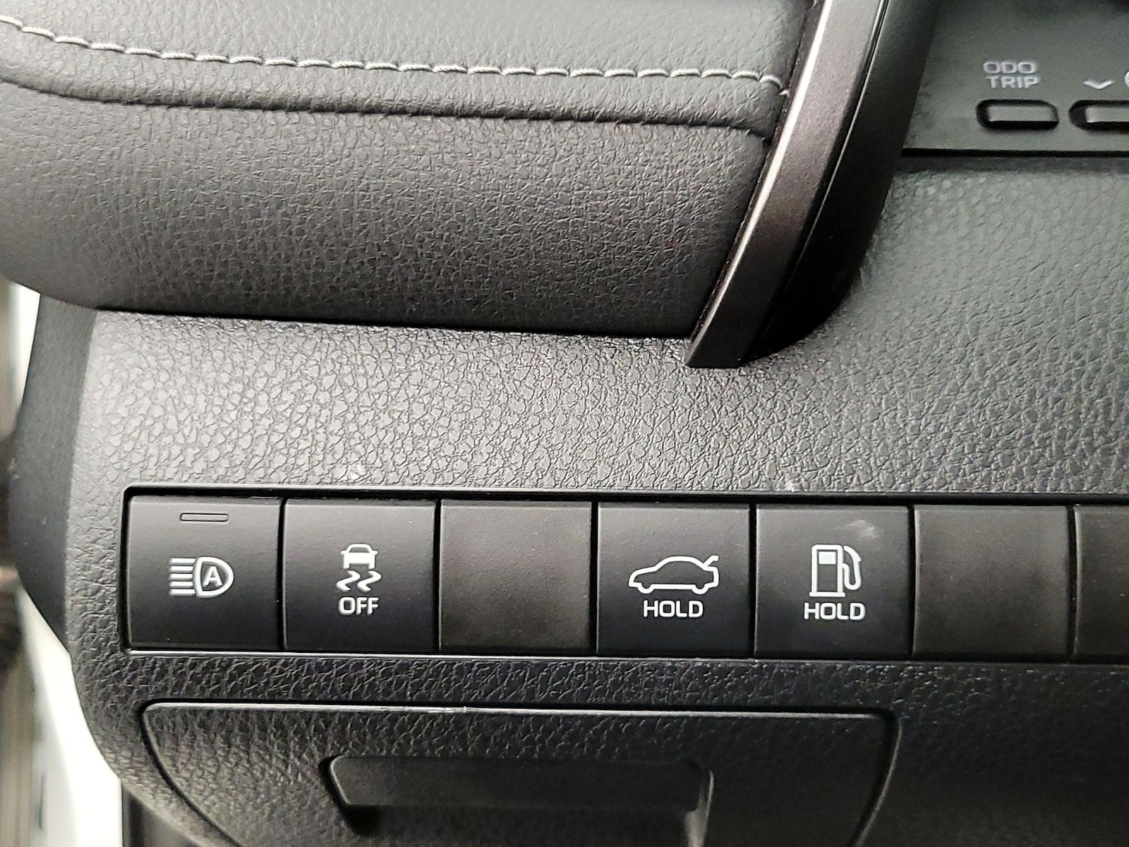 2022 Toyota Camry SE - Photo 14