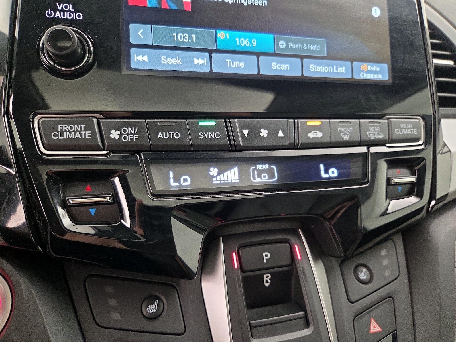 2023 Honda Odyssey EX-L - Photo 17