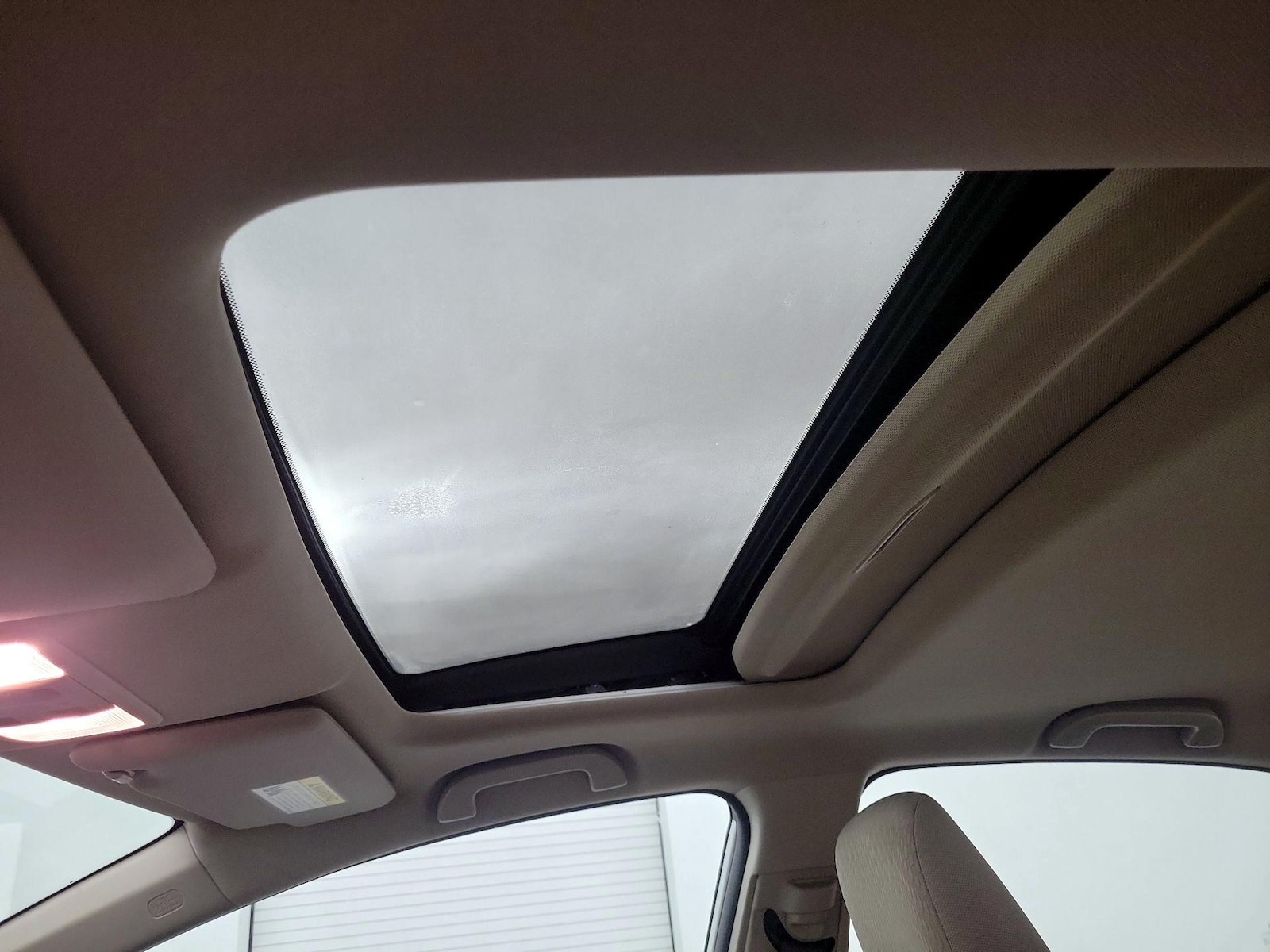 Sunroof(s) & Overhead Airbags