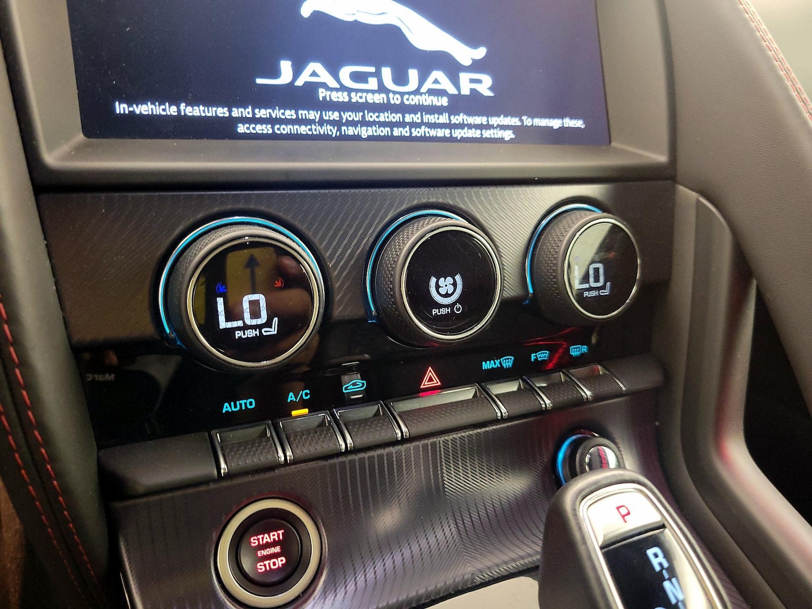 2022 Jaguar F-TYPE R-Dynamic - Photo 18